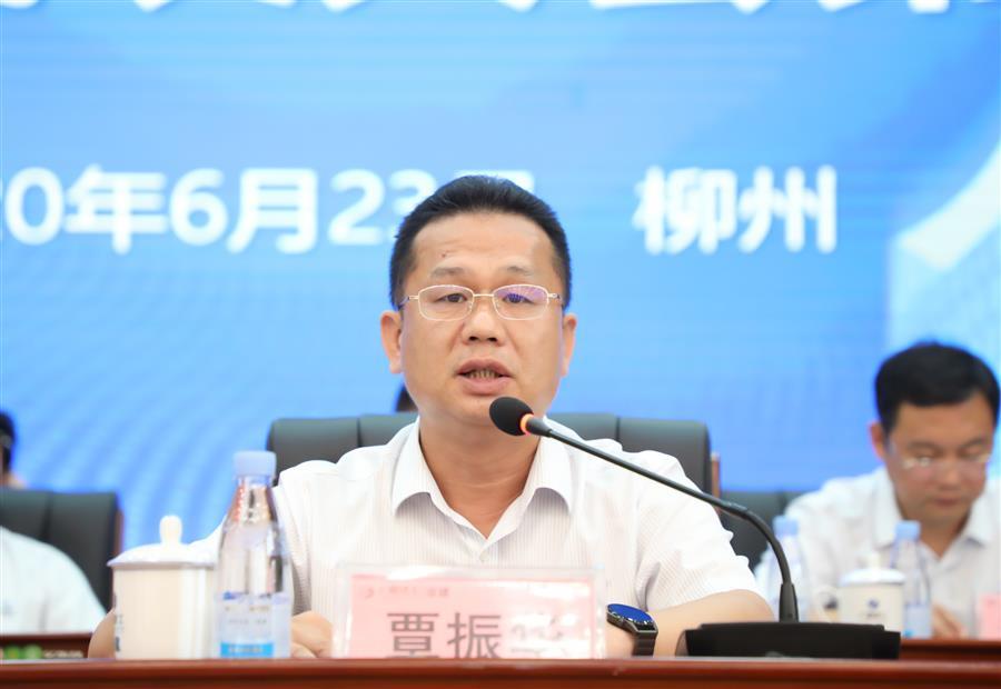 医生掀开奶罩边躁边狠狠躁视频