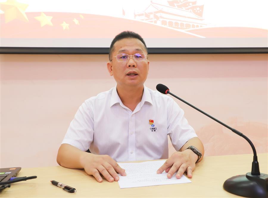 医生掀开奶罩边躁边狠狠躁视频