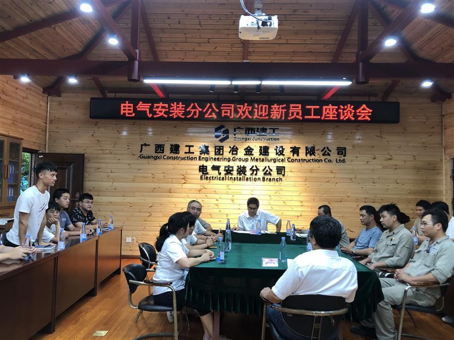 医生掀开奶罩边躁边狠狠躁视频