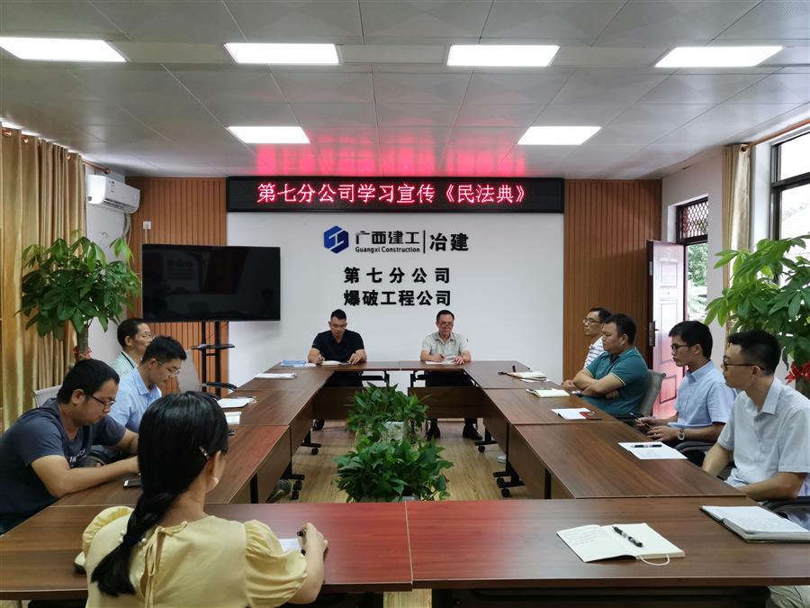 医生掀开奶罩边躁边狠狠躁视频