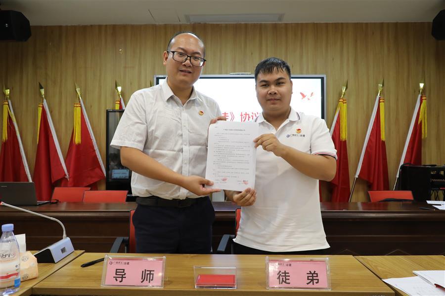 医生掀开奶罩边躁边狠狠躁视频