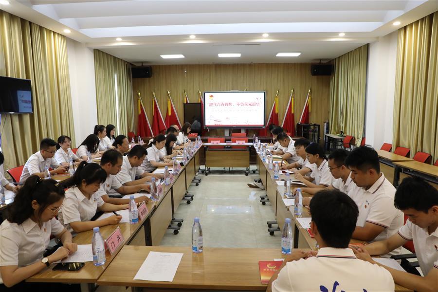 医生掀开奶罩边躁边狠狠躁视频