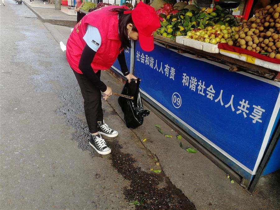 医生掀开奶罩边躁边狠狠躁视频