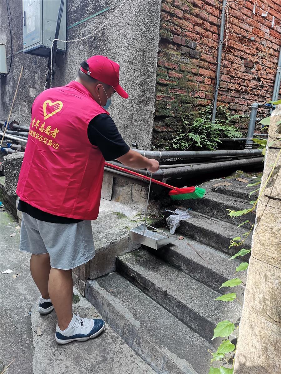 医生掀开奶罩边躁边狠狠躁视频