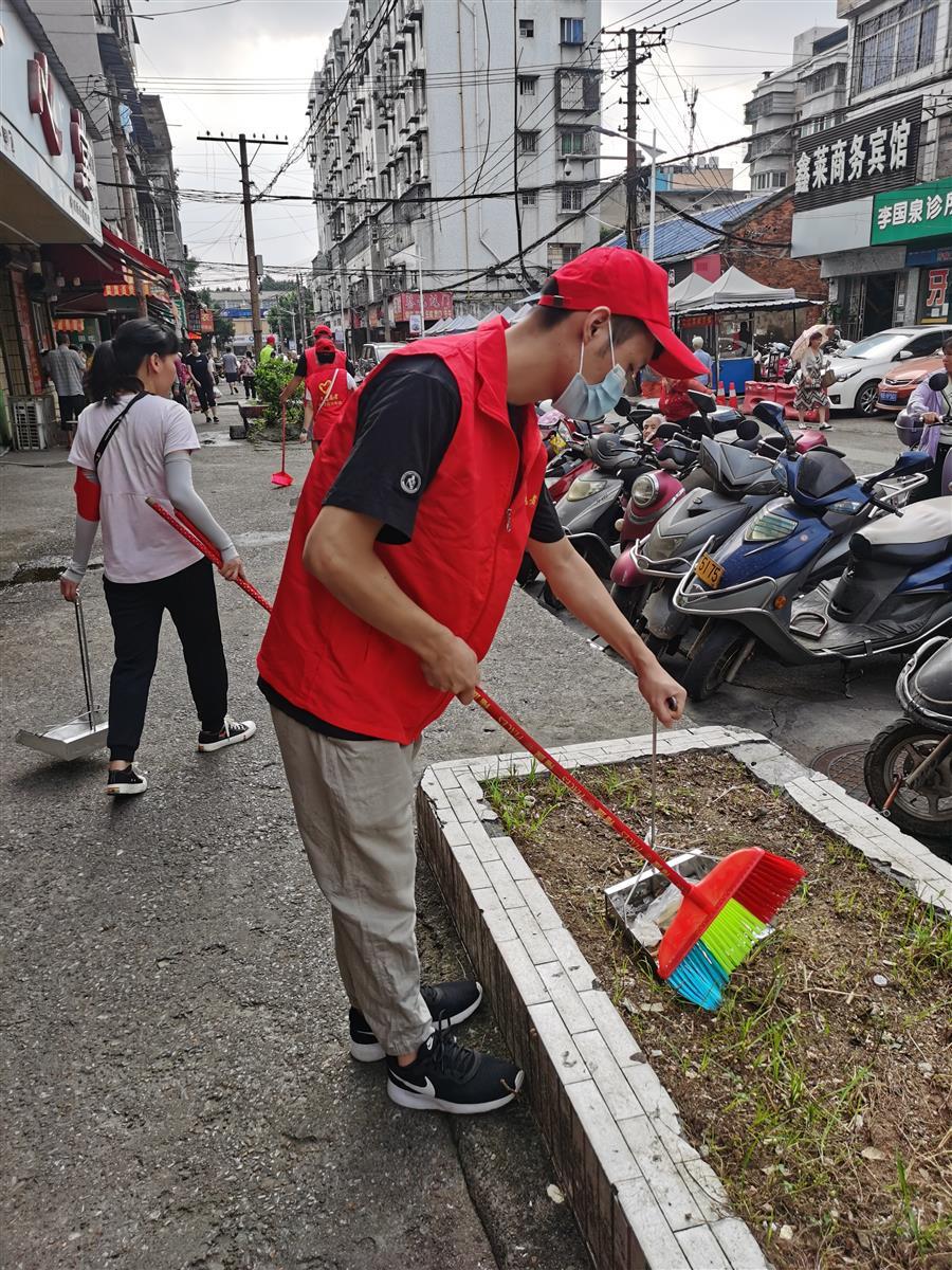 医生掀开奶罩边躁边狠狠躁视频