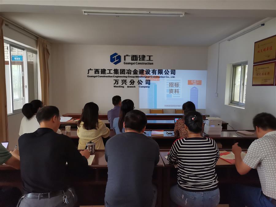 医生掀开奶罩边躁边狠狠躁视频
