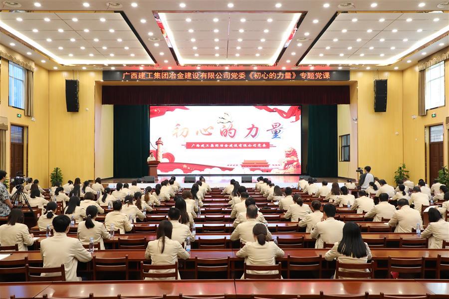 医生掀开奶罩边躁边狠狠躁视频