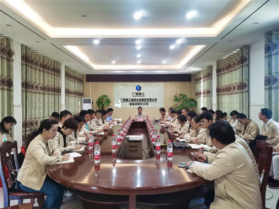 医生掀开奶罩边躁边狠狠躁视频