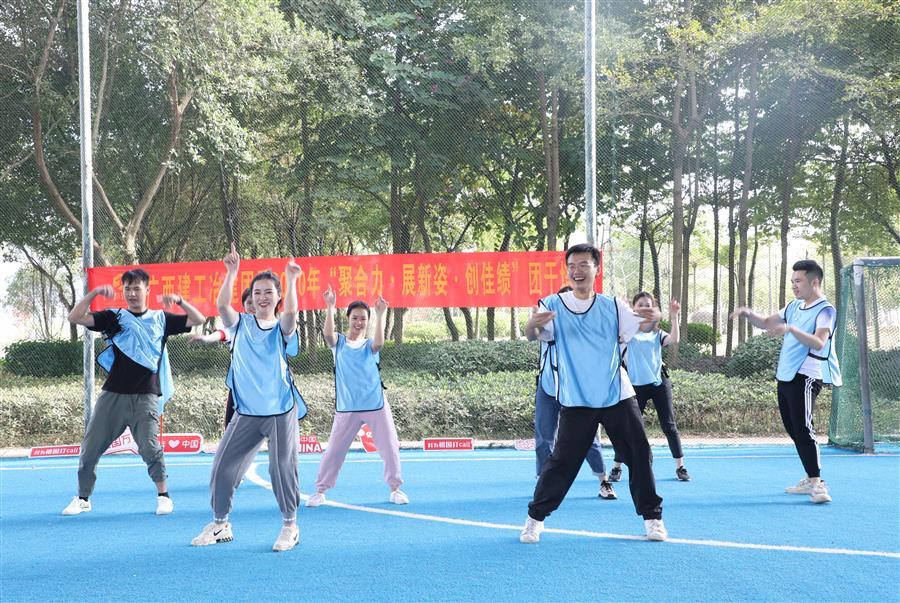 医生掀开奶罩边躁边狠狠躁视频