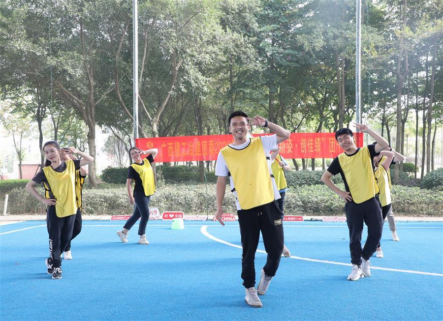 医生掀开奶罩边躁边狠狠躁视频