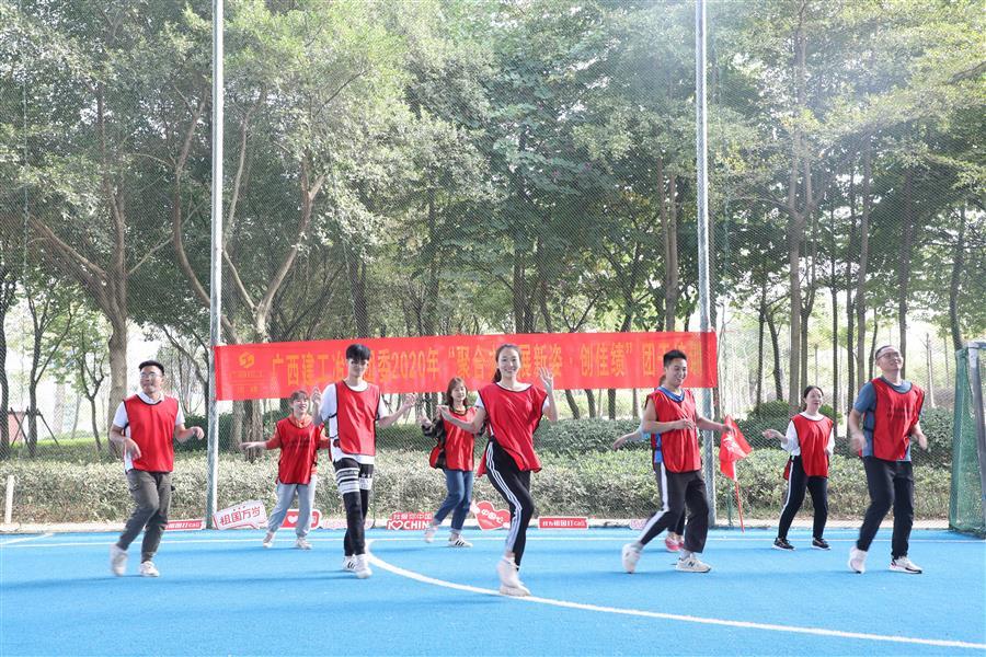 医生掀开奶罩边躁边狠狠躁视频