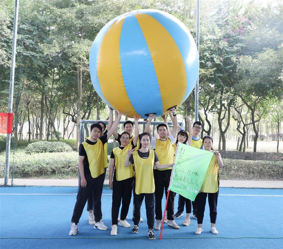 医生掀开奶罩边躁边狠狠躁视频