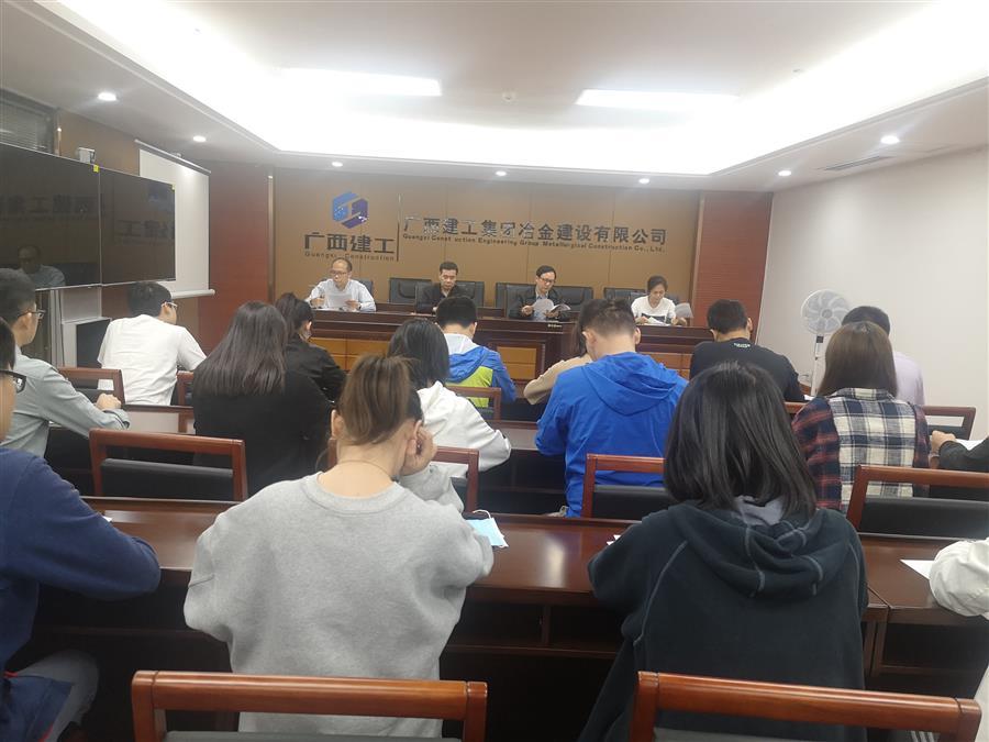 医生掀开奶罩边躁边狠狠躁视频