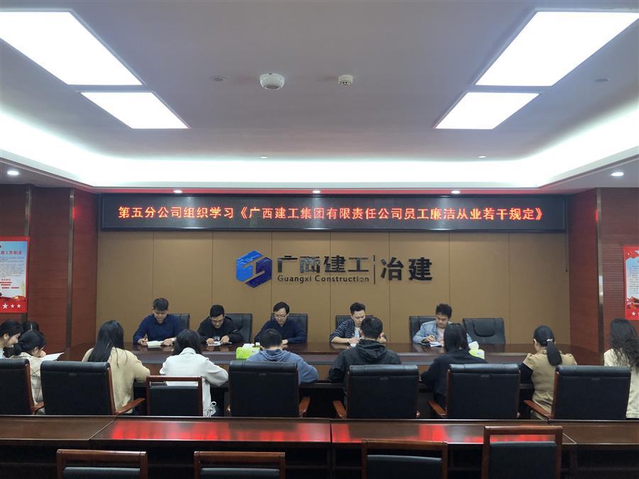 医生掀开奶罩边躁边狠狠躁视频