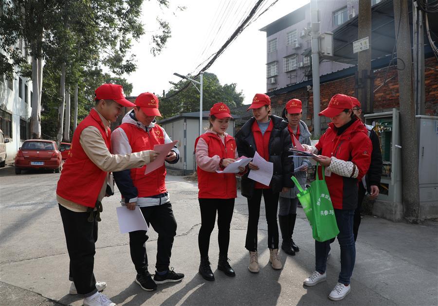 医生掀开奶罩边躁边狠狠躁视频