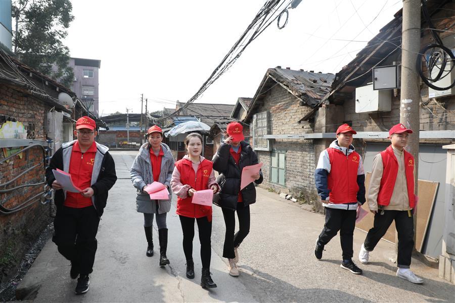 医生掀开奶罩边躁边狠狠躁视频