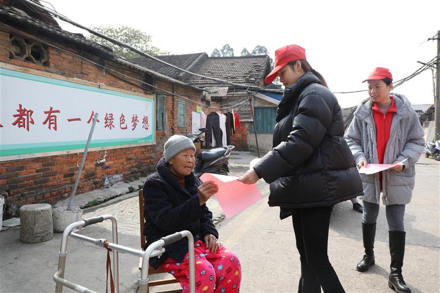 医生掀开奶罩边躁边狠狠躁视频