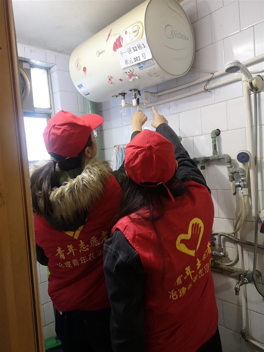 医生掀开奶罩边躁边狠狠躁视频