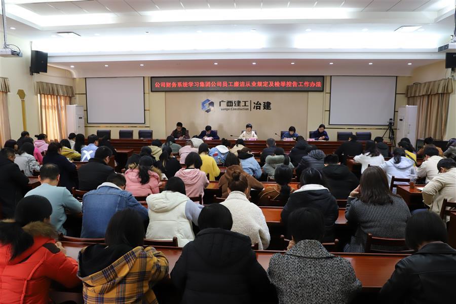 医生掀开奶罩边躁边狠狠躁视频