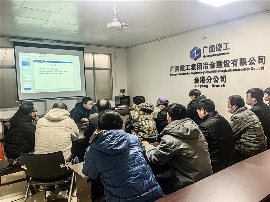 医生掀开奶罩边躁边狠狠躁视频