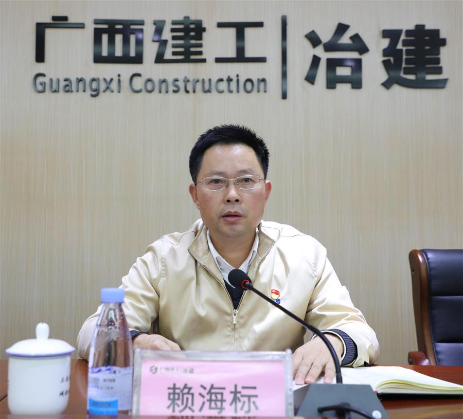 医生掀开奶罩边躁边狠狠躁视频