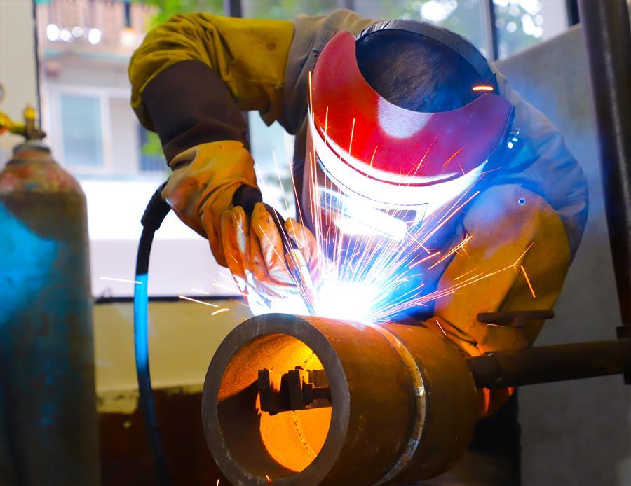 医生掀开奶罩边躁边狠狠躁视频