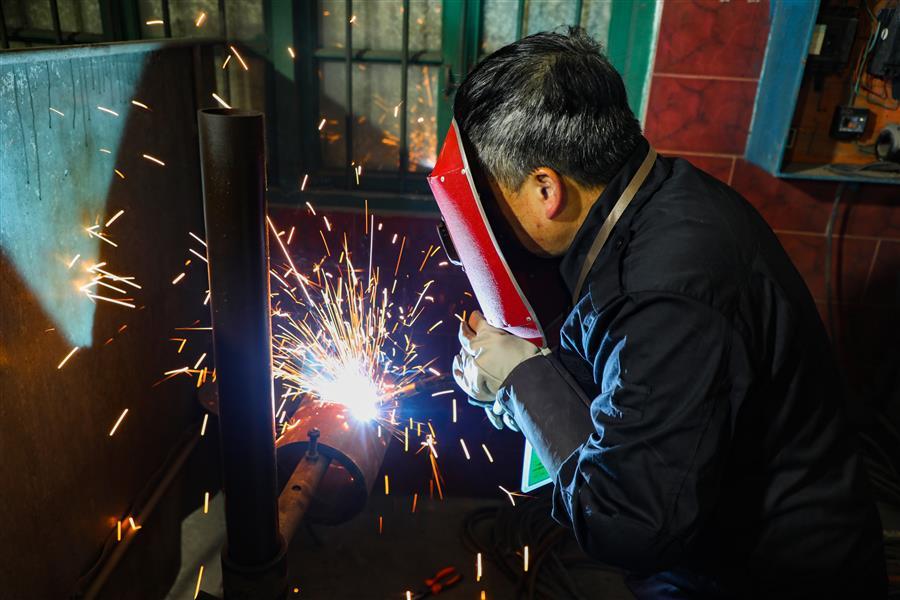 医生掀开奶罩边躁边狠狠躁视频