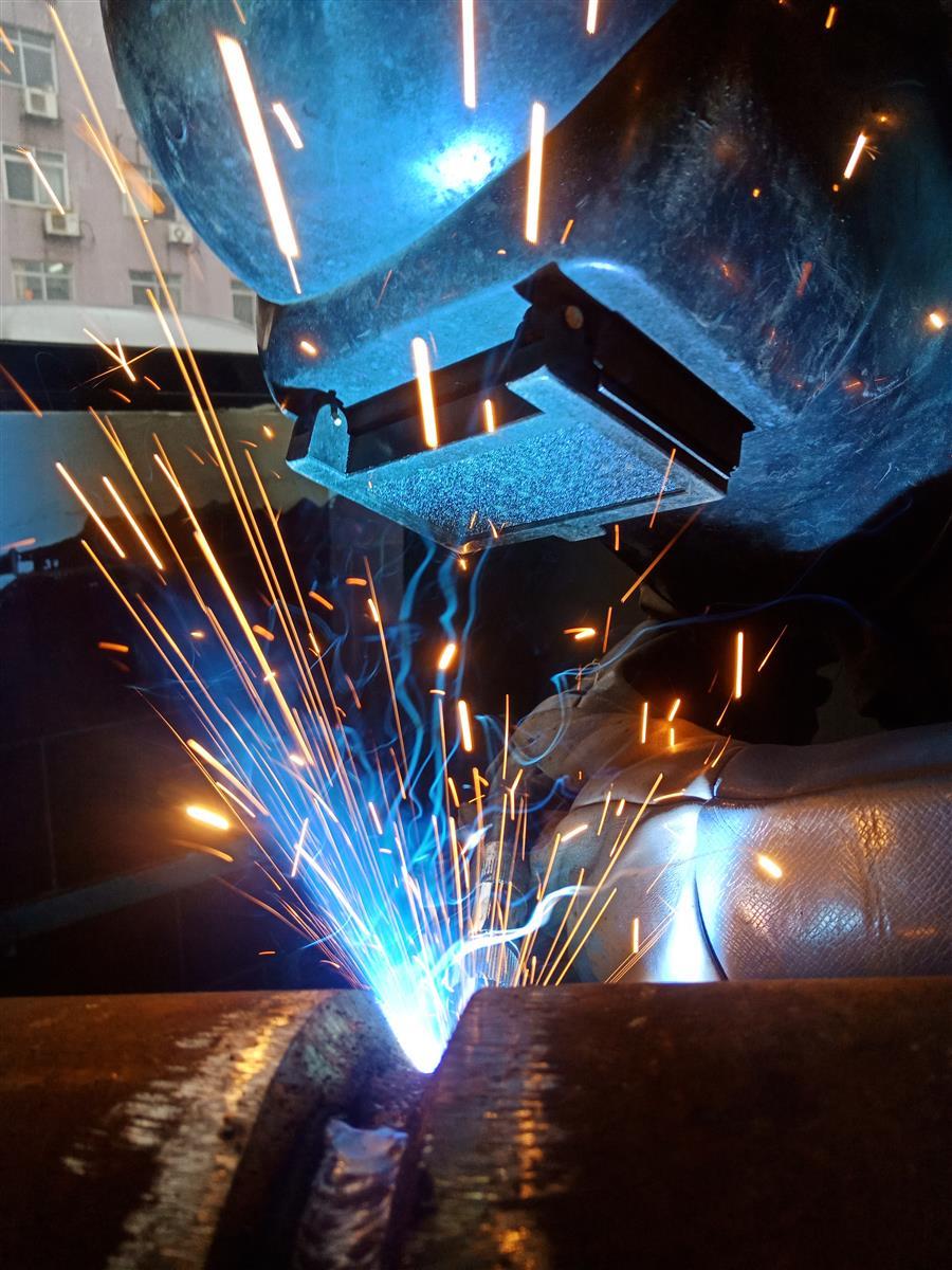 医生掀开奶罩边躁边狠狠躁视频