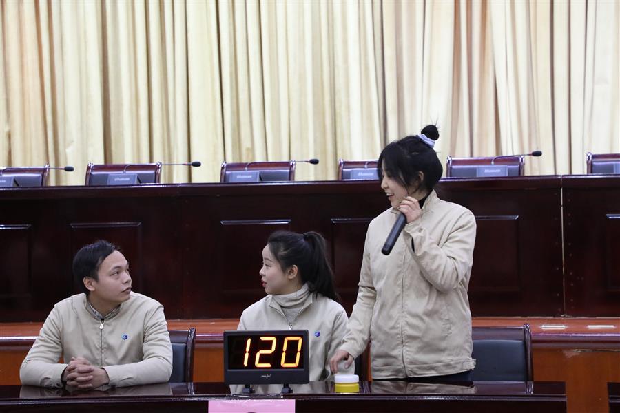 医生掀开奶罩边躁边狠狠躁视频