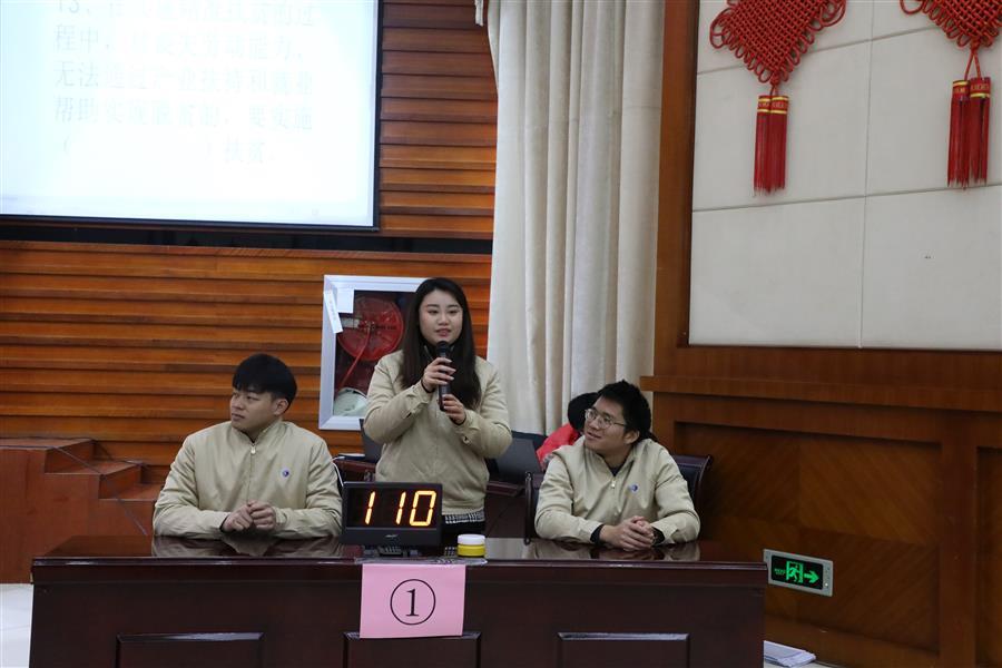 医生掀开奶罩边躁边狠狠躁视频