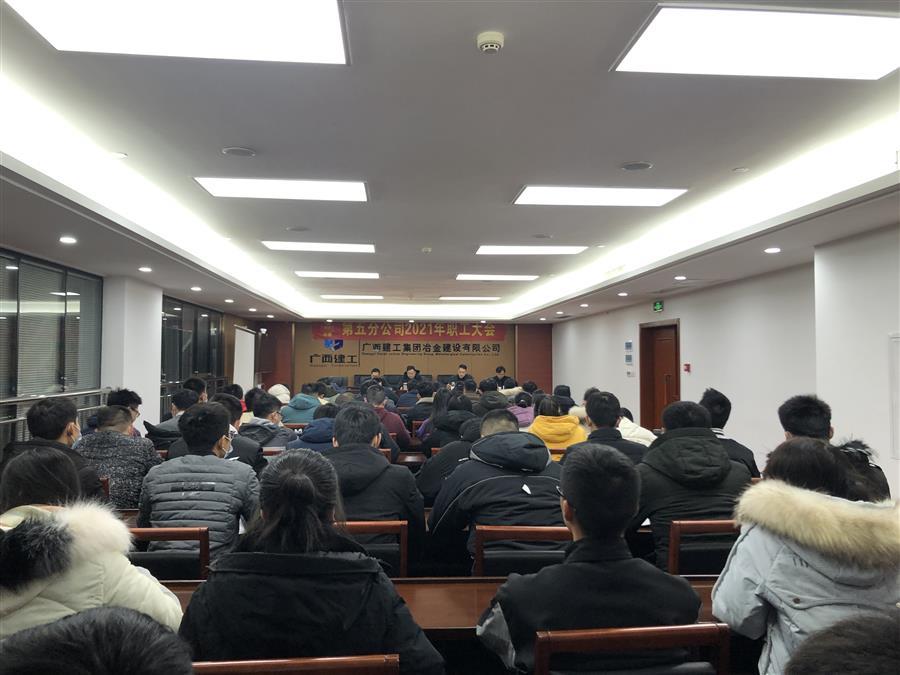 医生掀开奶罩边躁边狠狠躁视频
