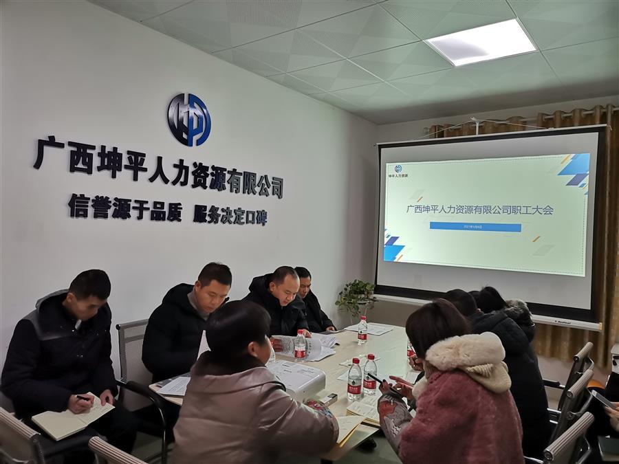 医生掀开奶罩边躁边狠狠躁视频