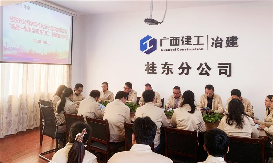 医生掀开奶罩边躁边狠狠躁视频