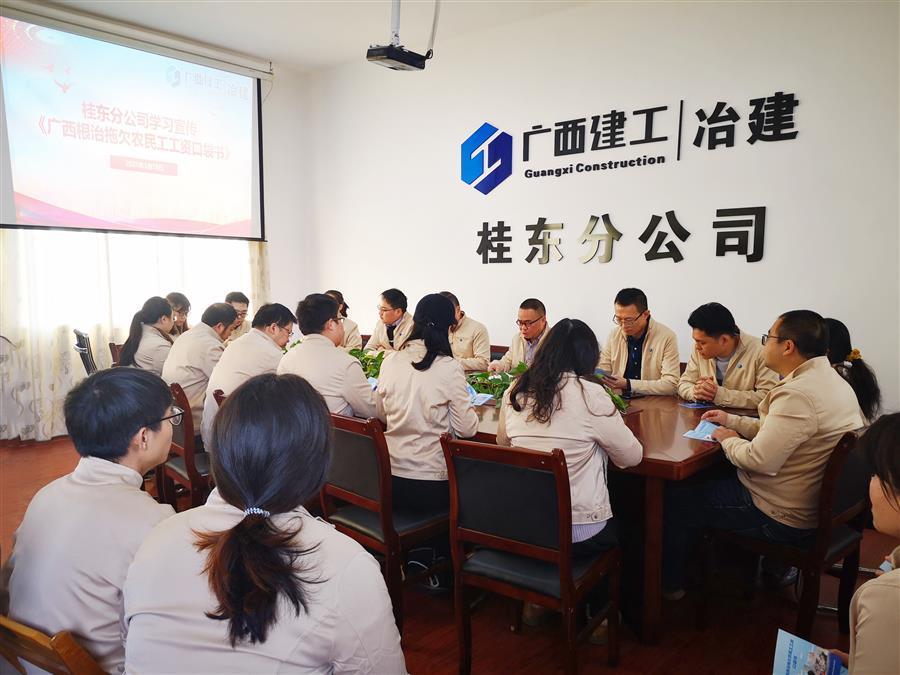医生掀开奶罩边躁边狠狠躁视频
