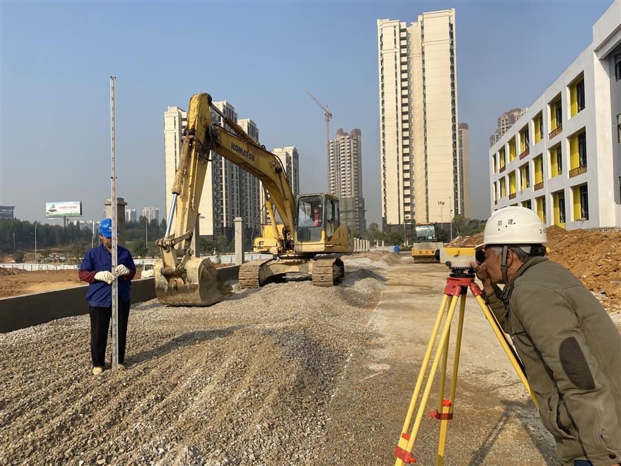 医生掀开奶罩边躁边狠狠躁视频