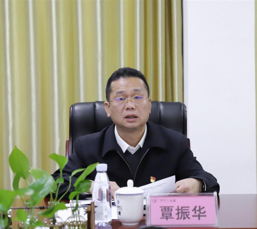 医生掀开奶罩边躁边狠狠躁视频