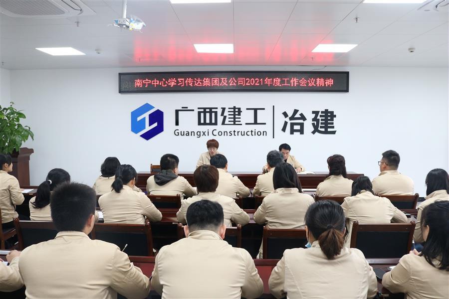 医生掀开奶罩边躁边狠狠躁视频