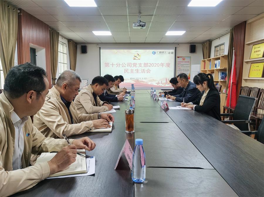 医生掀开奶罩边躁边狠狠躁视频