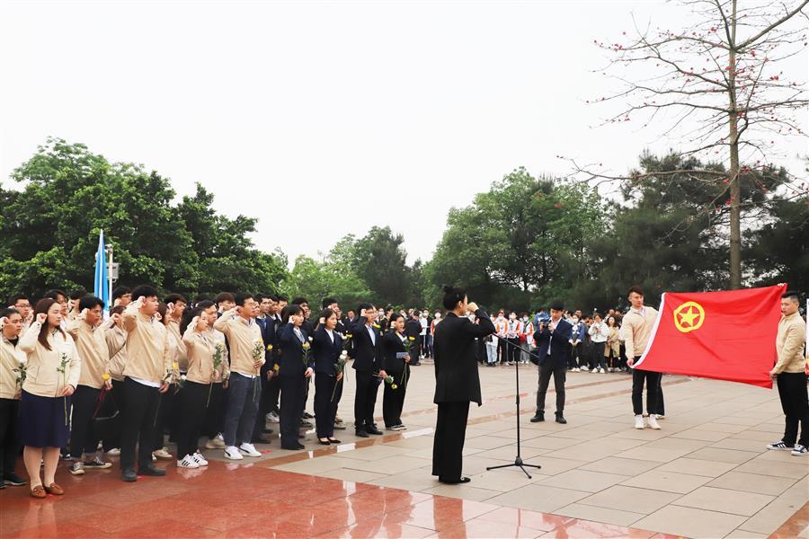 医生掀开奶罩边躁边狠狠躁视频