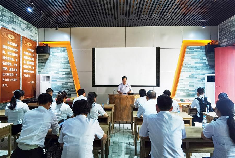 医生掀开奶罩边躁边狠狠躁视频