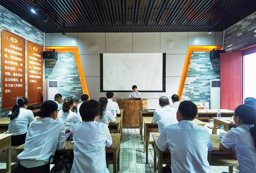 医生掀开奶罩边躁边狠狠躁视频