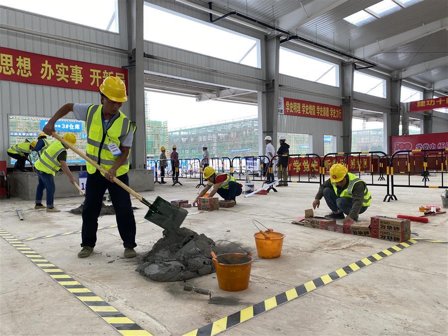 医生掀开奶罩边躁边狠狠躁视频