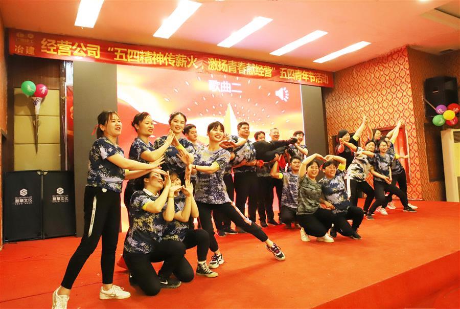 医生掀开奶罩边躁边狠狠躁视频