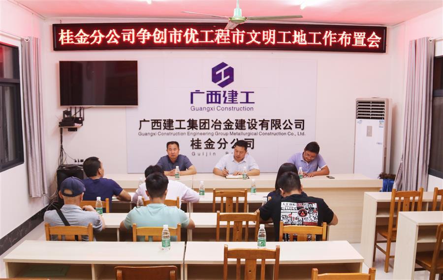 医生掀开奶罩边躁边狠狠躁视频