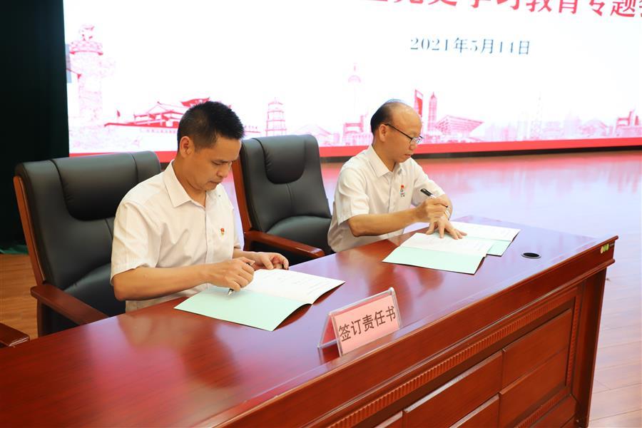 医生掀开奶罩边躁边狠狠躁视频