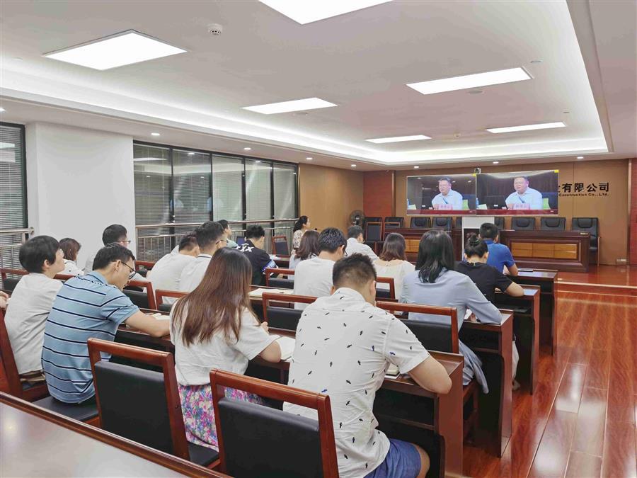 医生掀开奶罩边躁边狠狠躁视频