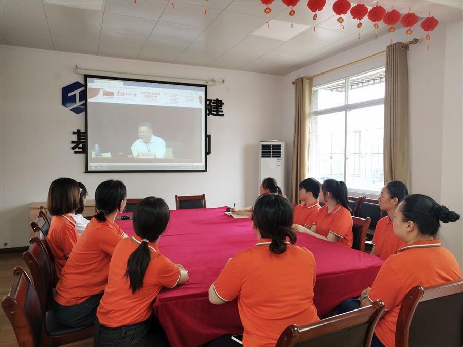 医生掀开奶罩边躁边狠狠躁视频