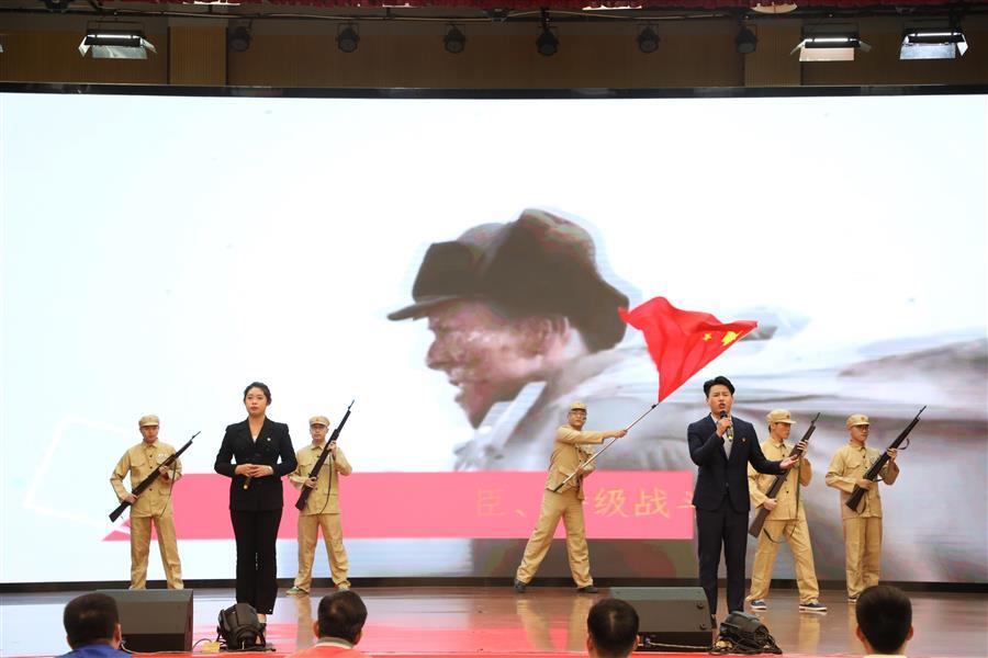 医生掀开奶罩边躁边狠狠躁视频