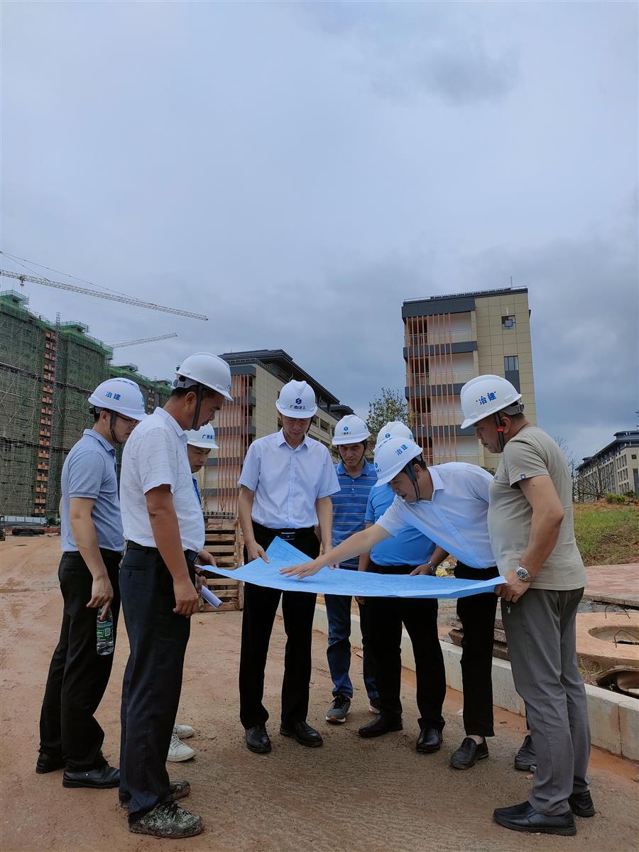 医生掀开奶罩边躁边狠狠躁视频