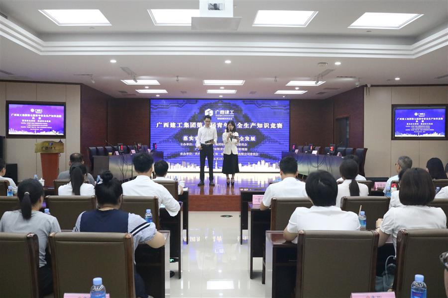 医生掀开奶罩边躁边狠狠躁视频